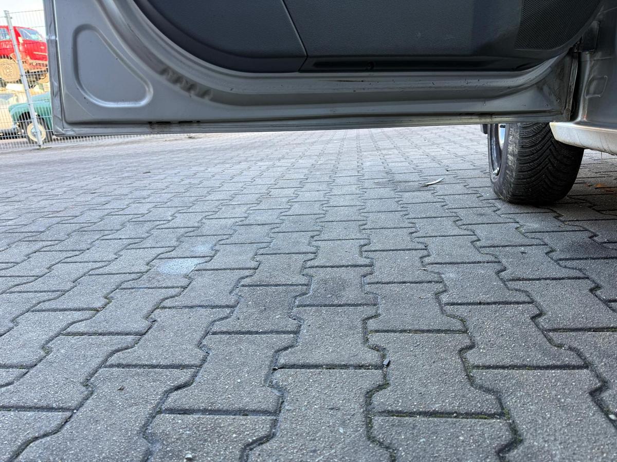 Opel Astra H original Tür vorn links Z157 Starsilber Rohbau BJ04